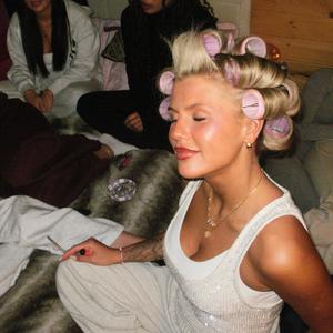 宝贝 夹住 乖,含着,吸出来
